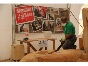 Ahşap Heykel Festivali Dolu Dolu Geçiyor