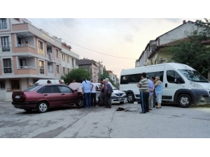 Kaza Yapan Otomobil Alev Aldı: 1 Yaralı