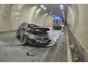 Tünelde Duvara Çarpan Otomobil Takla Attı: 3 Yaralı