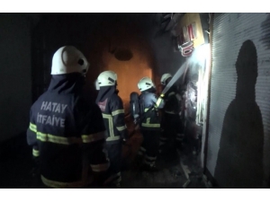 Tarihi Uzun Çarşı’da Korkutan Yangın