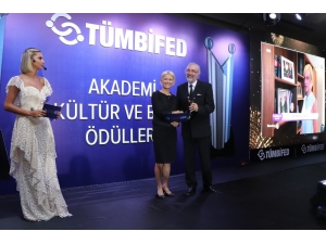 Prof. Dr. Zehra Neşe Kavak’a, Tümbifed Jüri Özel Ödülü
