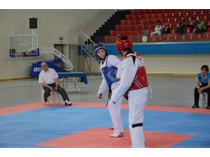 Taekwondo İl Birinciliği Başladı