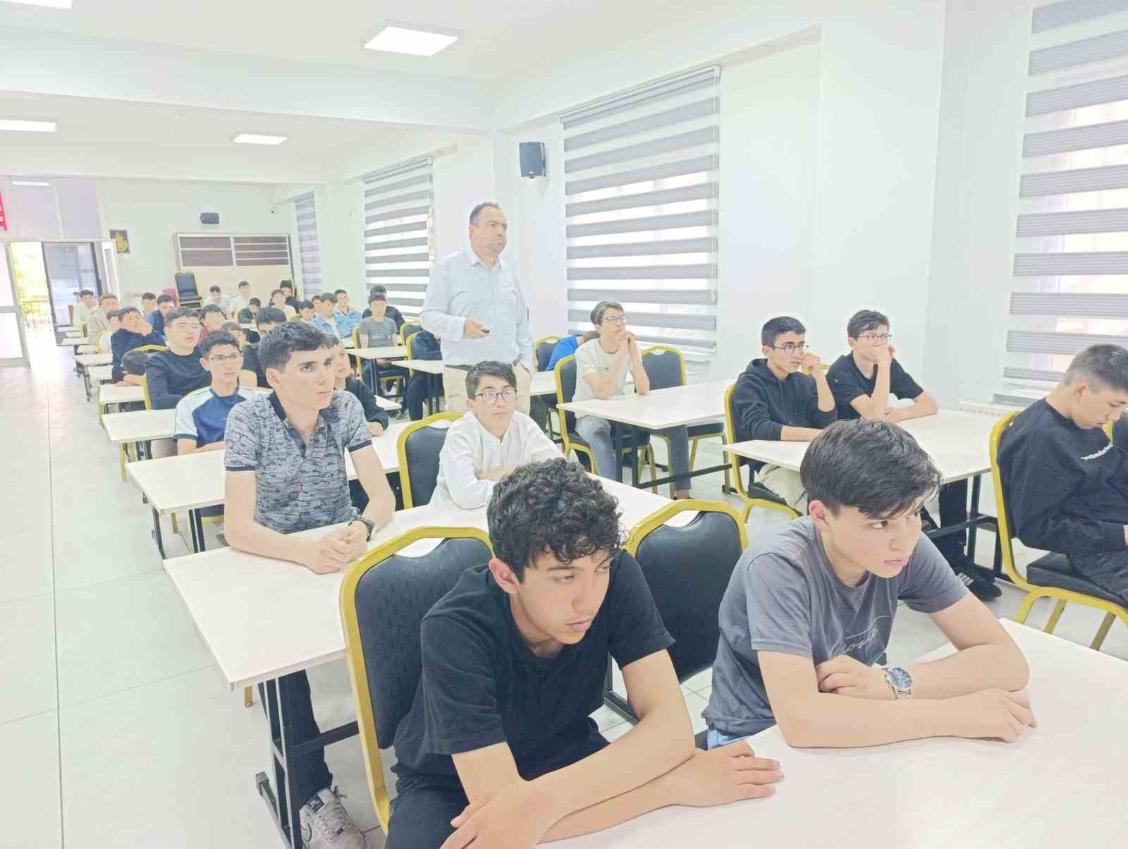 afyonkarahisar-da-teknoloji-bagimliligi-konulu-semineri