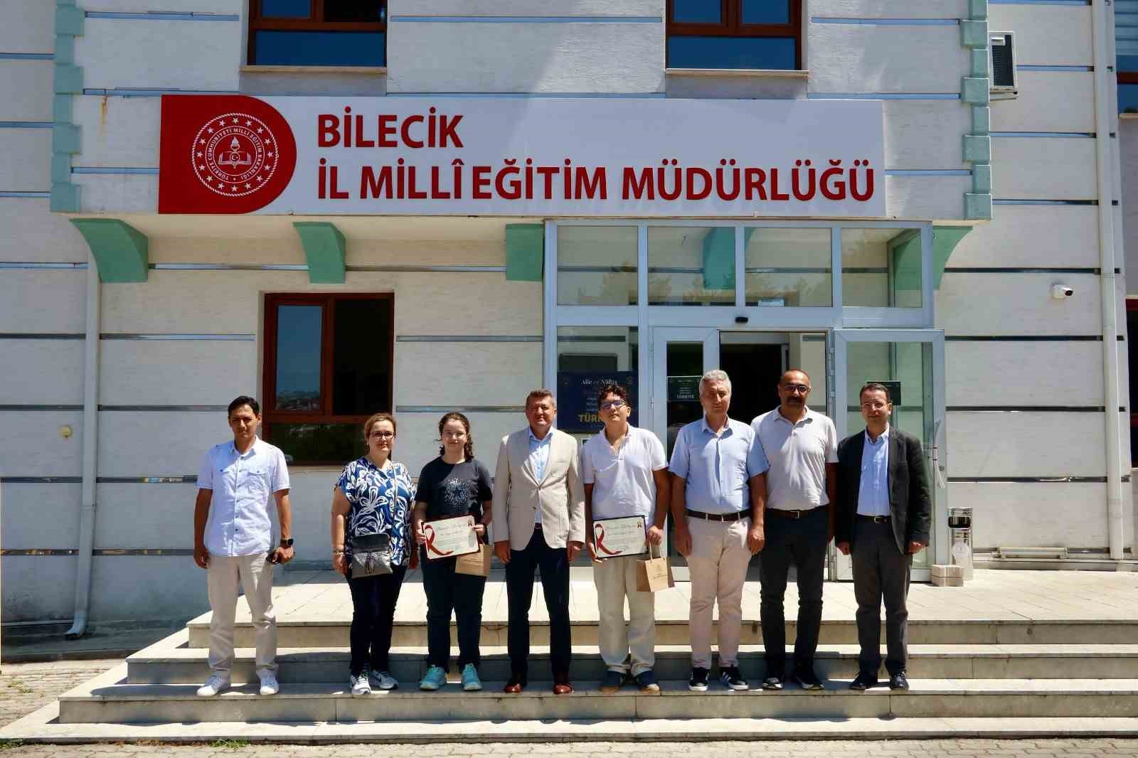 lgs-de-dereceye-giren-ogrenciler-odullendirildi