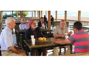 Şanlıurfa’da Hasta Yakınlarına Sıcak Çorba İkramı