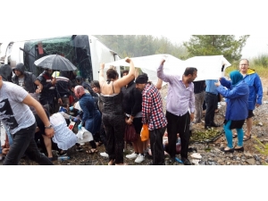 Antalya’da Yolcu Otobüsü Kazası: 20 Yaralı