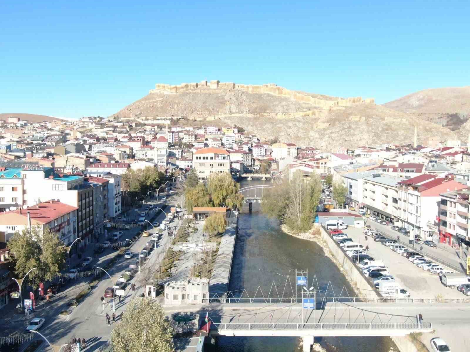bayburt-ta-2-vali-yardimcisi-ve-2-kaymakamin-gorev-yeri-degisti