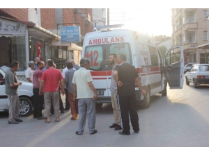 Kız Kardeşine Sarkıntılık Yaptığını İddia Ettiği Şahsı Bıçakla Yaraladı