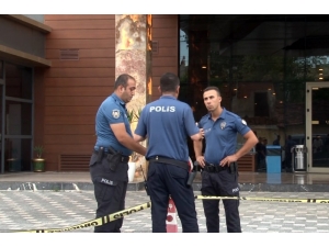 Otelde Rastgele Ateş Eden Saldırgan Polis Tarafından Gözaltına Alındı