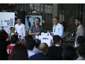 Abdullah Avcı: "Futbolcular Kendine Yatırım Yapmalı"