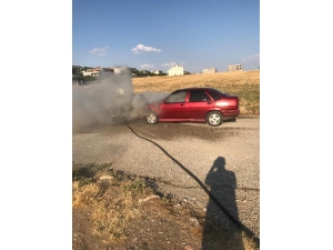 Seyir Halindeki Otomobil Alev Aldı