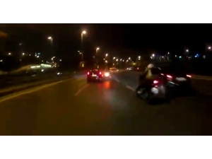 Otomobil İki Motosiklete Çarptı: 1 Ölü, 2 Yaralı