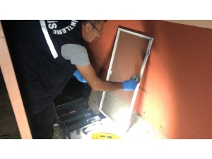 - Hırsızın İş Kazası...hırsızlığa Geldi, Bilgisayarı Düşürüp Kaçtı