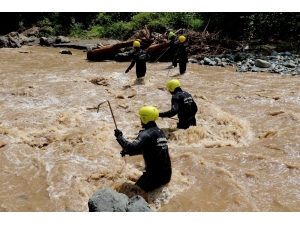 Selde Kaybolan 2 Kişinin Aramalarına Devam Ediliyor