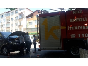 Minibüse Giren Yavru Kedi İtfaiye Ekiplerine Zor Anlar Yaşattı