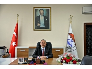 Söğüt Belediyesi’nden Çocuklara Karne Hediyesi