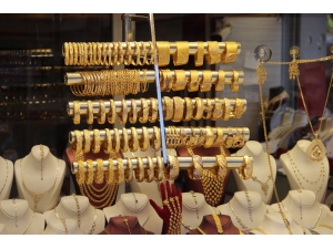 Seçimin Ardından Altın Ve Döviz Gevşedi