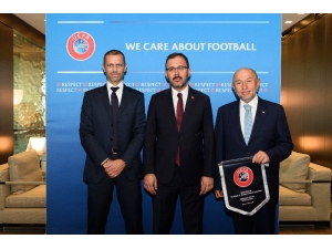 Kasapoğlu Ve Özdemir’den Uefa Başkanı Caferin’e Ziyaret