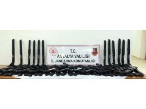 Antalya’da Kaçak Üretilmiş 54 Adet Tüfek Ele Geçirildi