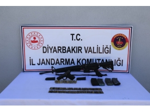 Diyarbakır’da 2 Terörist Etkisiz Hale Getirildi