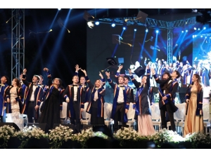 İngiltere Başkonsolosluğu’nda Kep Attılar