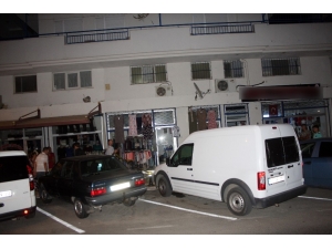 Komşuları, Makinenin Başında Göremediği Terziyi Asma Katta Ölü Halde Buldu