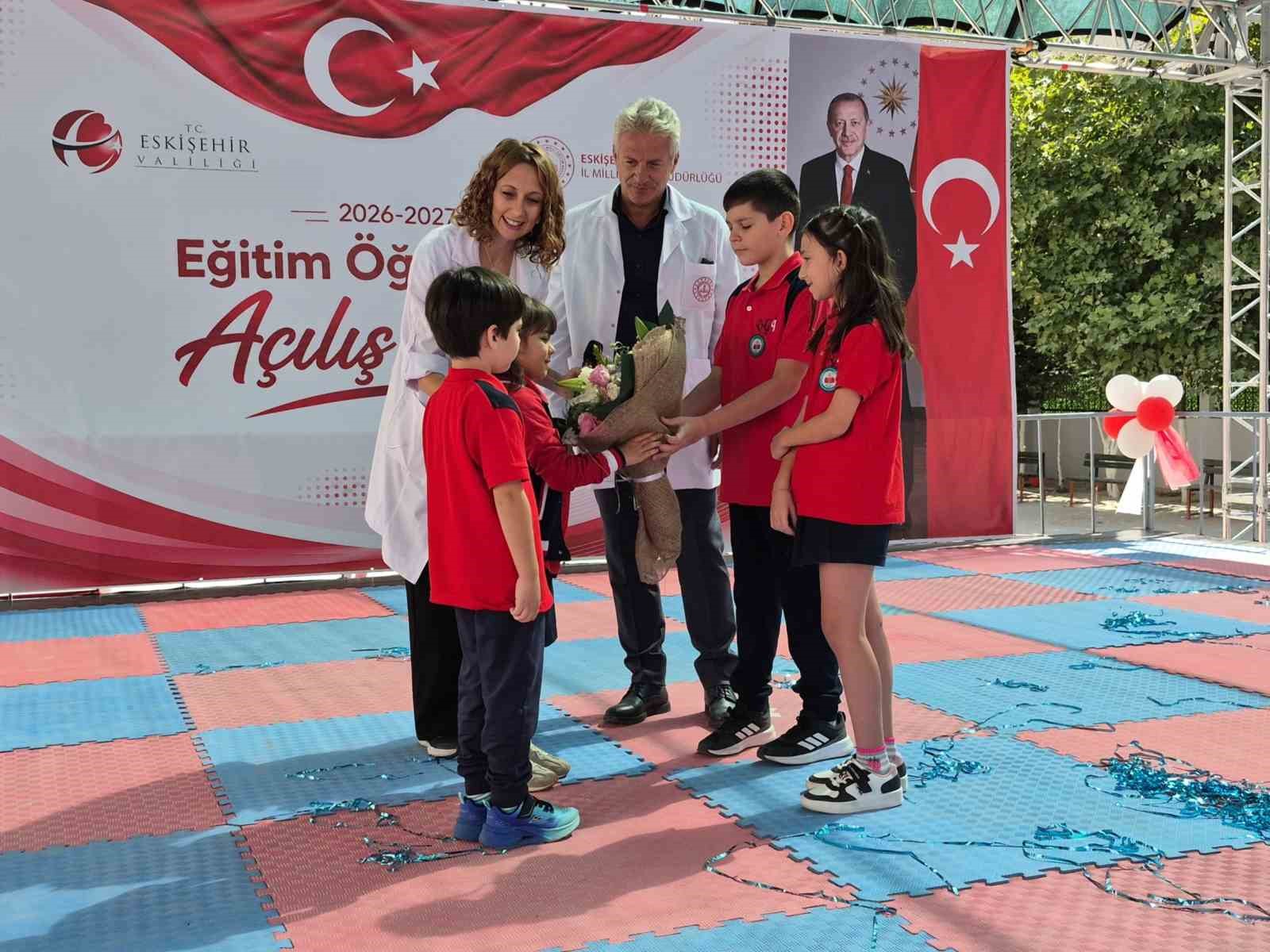 vali-yilmaz-eskisehir-imiz-kokleri-tarihin-derinliklerine-uzanan-ulu-bir-cinardir