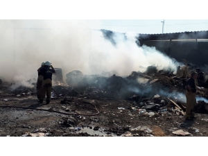 Çeşme’de Geri Dönüşüm Atık Toplama Deposu Yandı