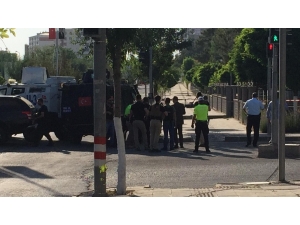 Siirt’te Valiliğin Önüne Bırakılan Bidon Paniğe Neden Oldu