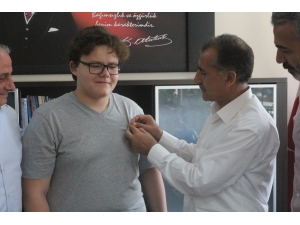 Lgs Birincisi Burak: "Ders Çalışırken Telefon Ve Bilgisayarlarını Kapatsınlar"