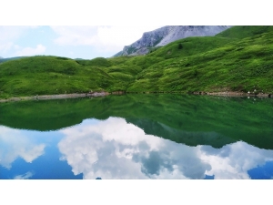 Arsiyan Yaylasındaki Yüzen Adalara Ziyaretci Akını