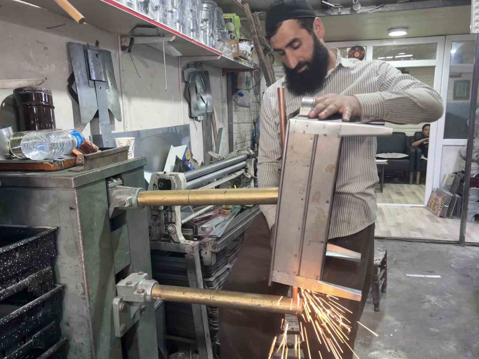 kavurucu-sicaklar-semaver-ve-mangal-satisini-artirdi