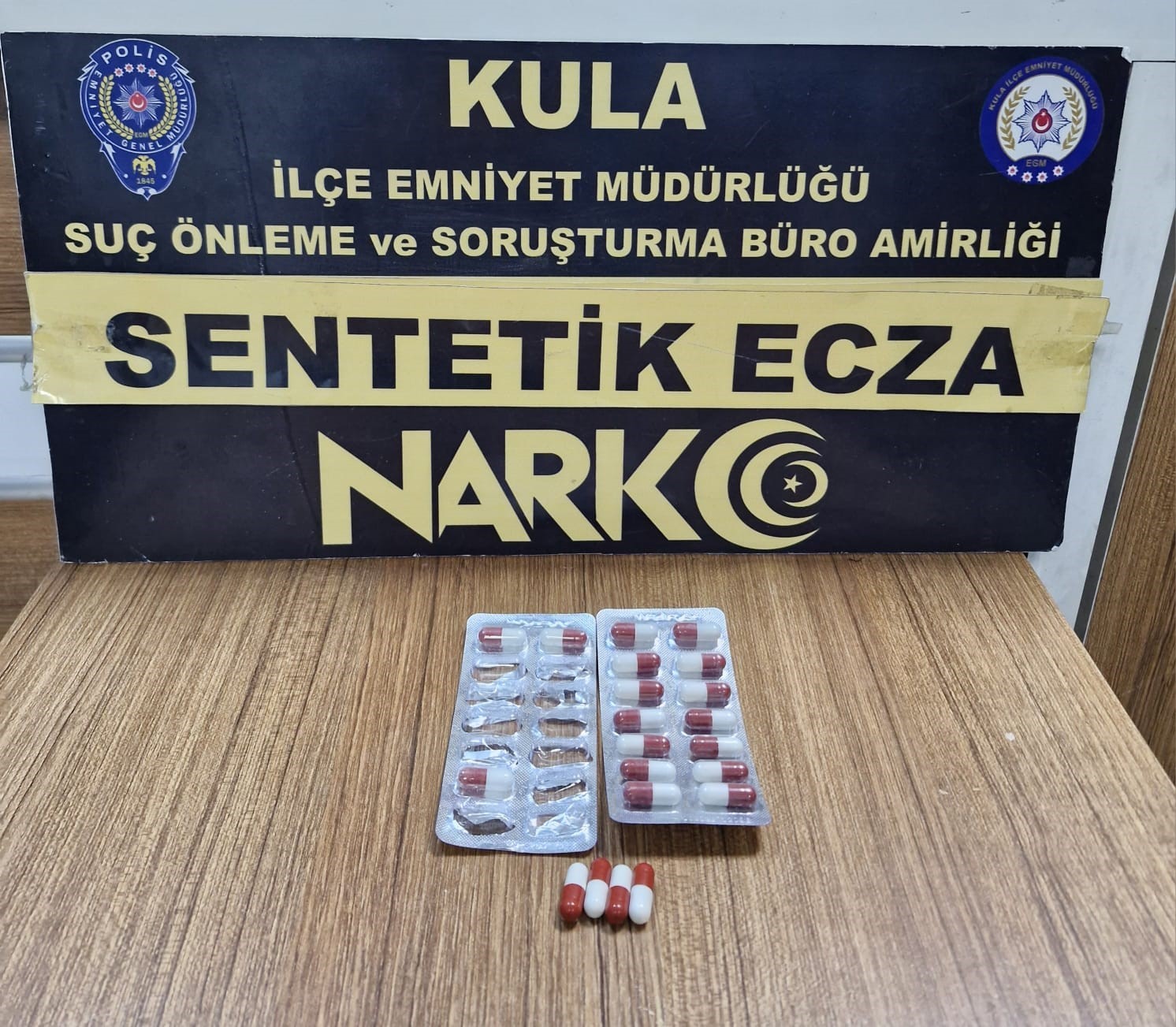 kula-da-uyusturucu-ve-aranan-sahislara-yonelik-operasyon