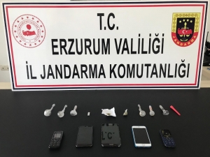 Uyuşturucu Satıcısı 4 Kişi Yakalandı
