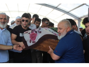 Feci Kazada Hayatını Kaybeden Anne Ve Kızı Son Yolculuğuna Uğurlandı