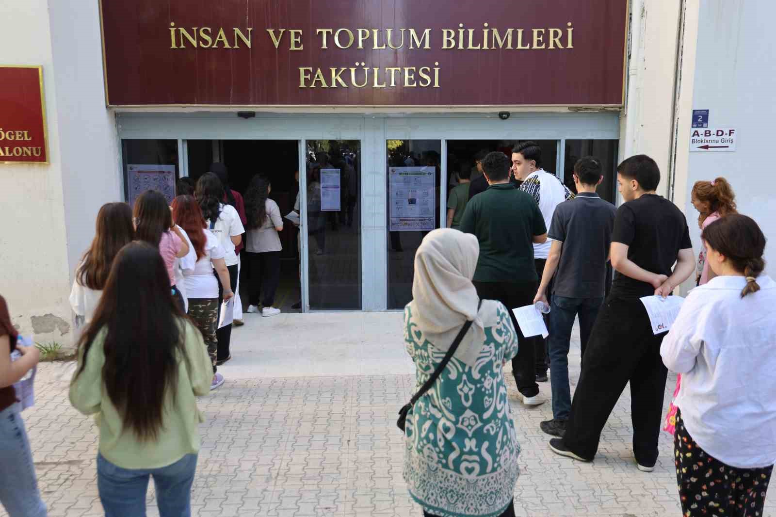 elazig-da-yks-heyecani-suruyor