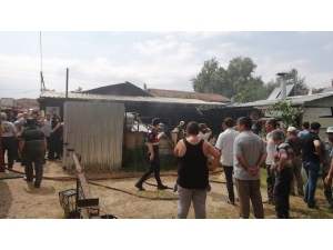 Yanan Ahırda 8 Koyun Telef Oldu, 4 Kişi Zehirlendi