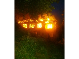 Çatı Yangını Evi Kül Etti