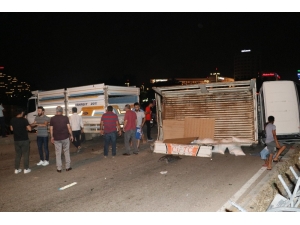 Kamyonetlerin Çarpıştığı Kazada 3 Kişi Yaralandı