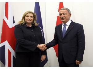 Milli Savunma Bakanı Akar İngiliz Mevkidaşı İle Görüştü