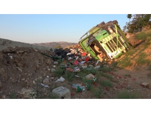 Kırıkkale’de Sebze Yüklü Kamyon Devrildi: 1 Yaralı