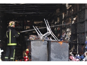 Tuhafiye Dükkanı Alev Alev Yandı, O Anlar Böyle Görüntülendi