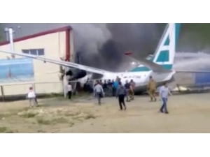 Rusya’da Pistten Çıkan Uçak Binaya Çarptı: 2 Ölü