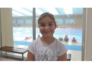 Hayatlarında İlk Defa Kulaç Atmanın Heyecanını Yaşıyorlar