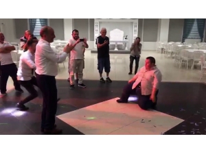 Başkan Kılıç Down Sendromlu Gençle Hem Horon Hemde Zeybek Oynadı