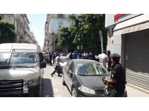 Tunus’un Başkentinde İntihar Saldırısı: 5 Yaralı