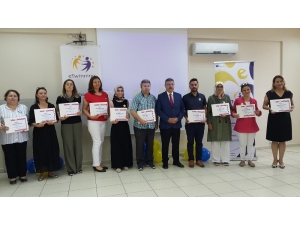 "Tepebaşı Etwinning Buluşması" Projelerinde Emeği Geçen Öğretmenler Ödüllendirildi