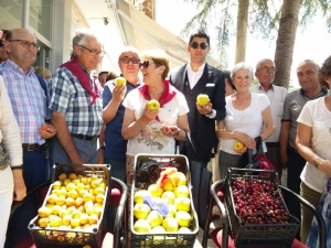 İspanyol Turistler Gelendost Ve Ürünlerine Hayran Kaldı