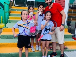 Minik Tenisçiler Turnuvadan Madalya İle Döndü