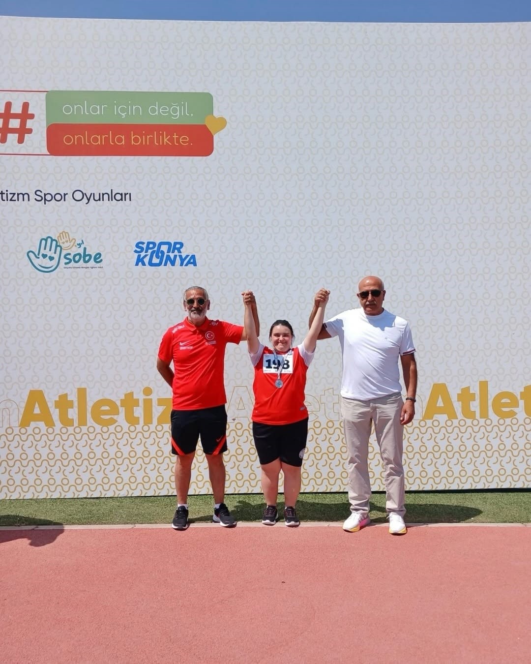 baskan-colakbayrakdar-ozel-sporcularimiz-azimleriyle-turkiye-ye-kocasinan-imzasini-atti